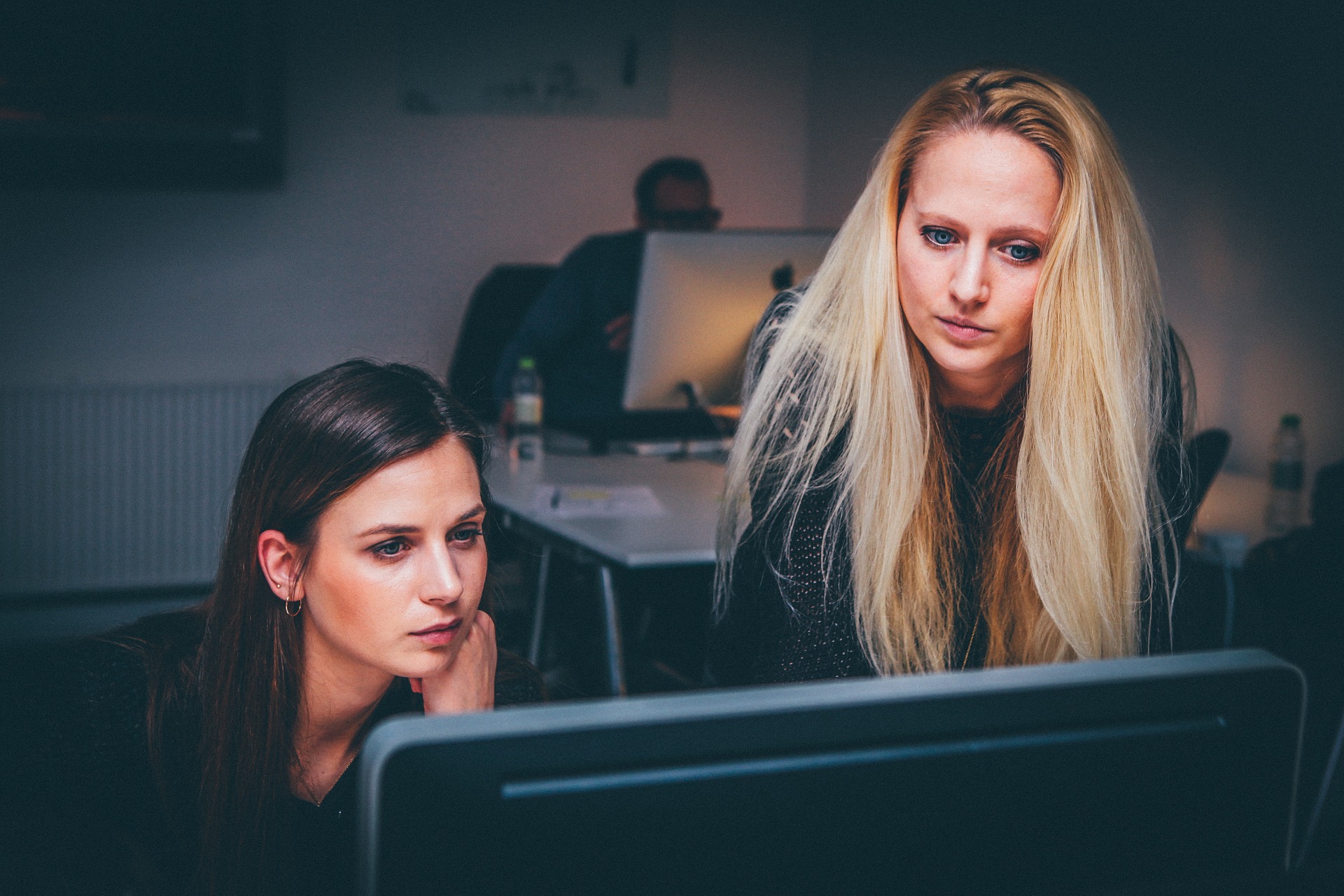 women-1209678_1920 Divi Consulting Layout for Divi Consultancy Website Templates